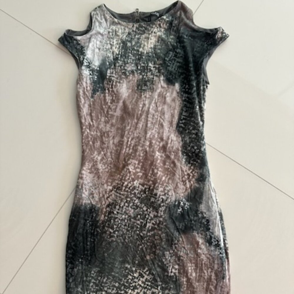 Tope and green cutout bodycon dress